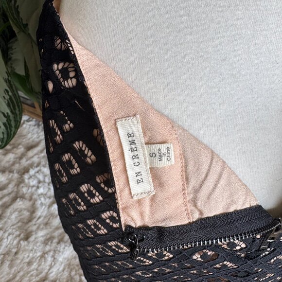 En Creme Pencil Skirt - Picture 8 of 8